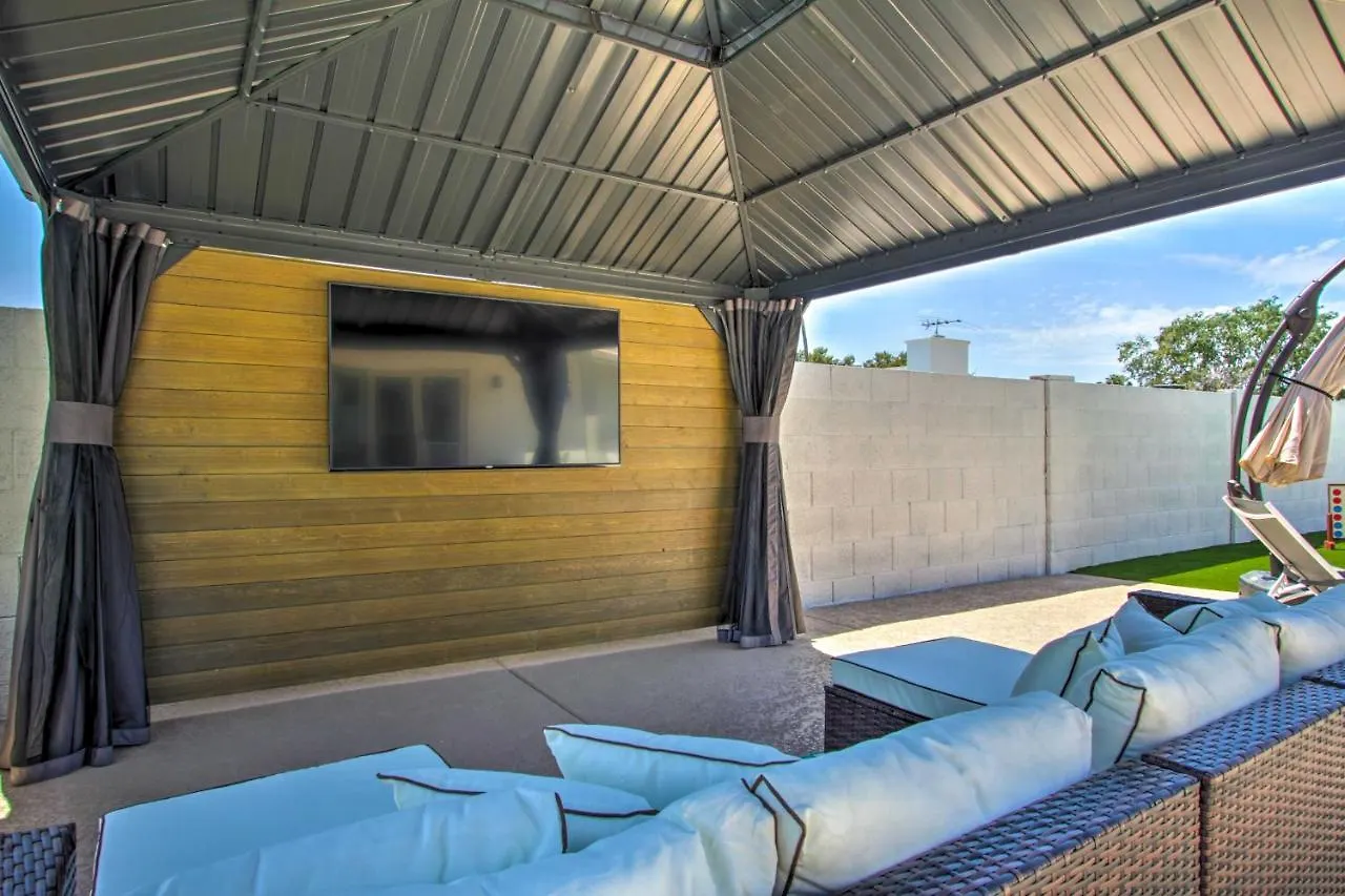 Pet-Friendly Scottsdale Oasis With Pool And Bbq! Villa Phoenix 0*,